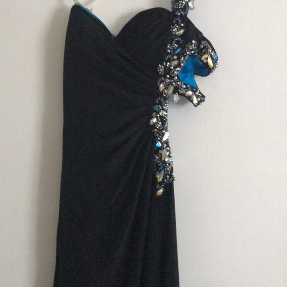 Prom dress - Picture 1 of 3